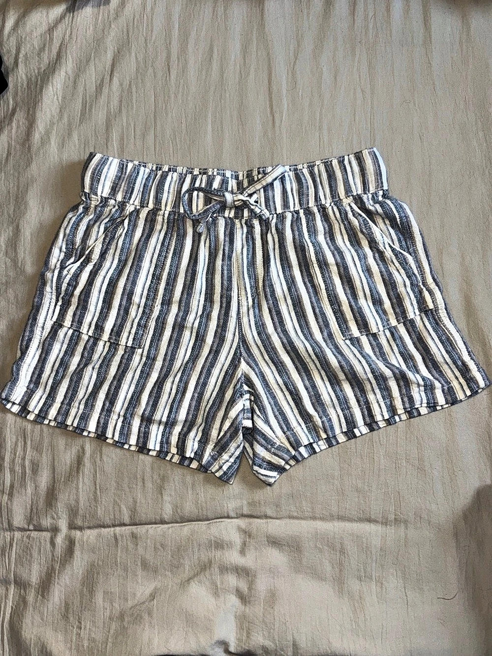 SoundStyle Striped Linen Blend Shorts in Blue & White Size Medium